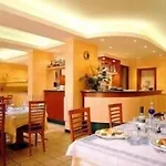 Di Giovanni 3* ביביונה